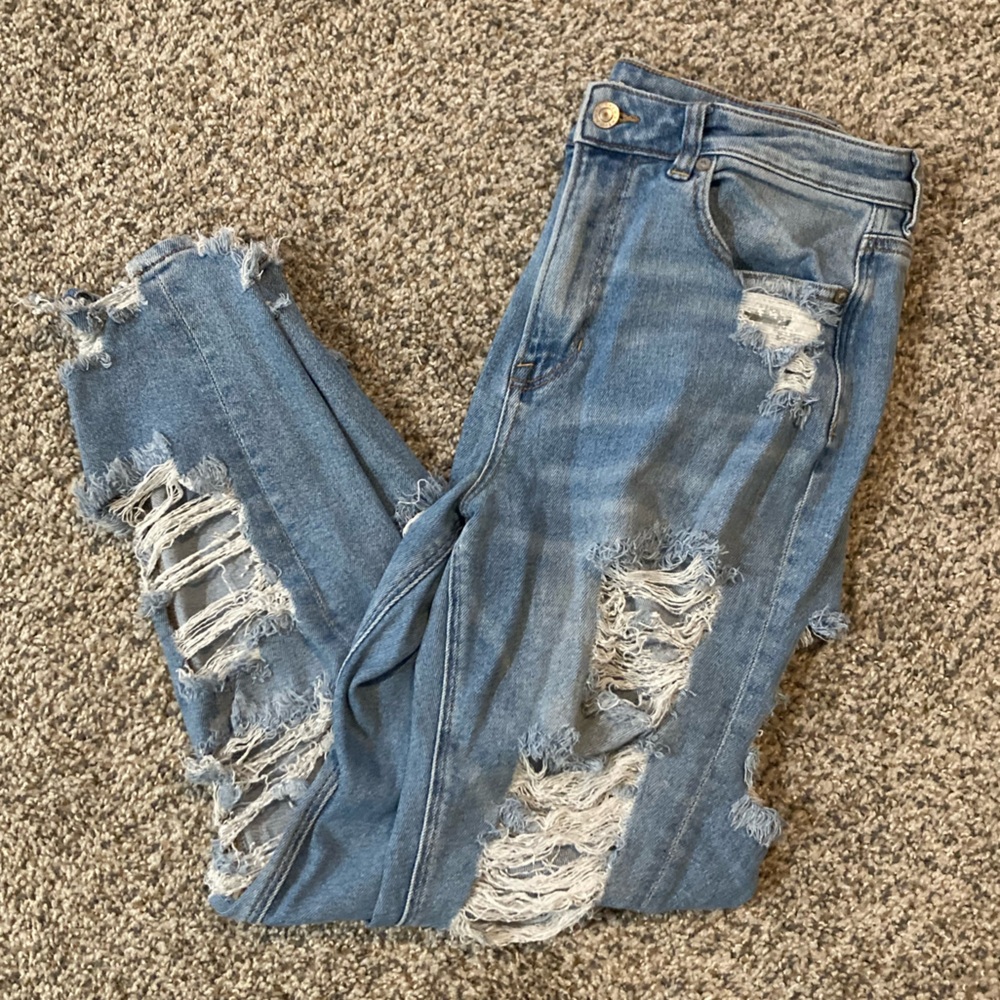 American Eagle Outfitters Light Blue Denim Distressed Jeans